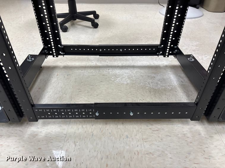 image for item EN5822 Server rack