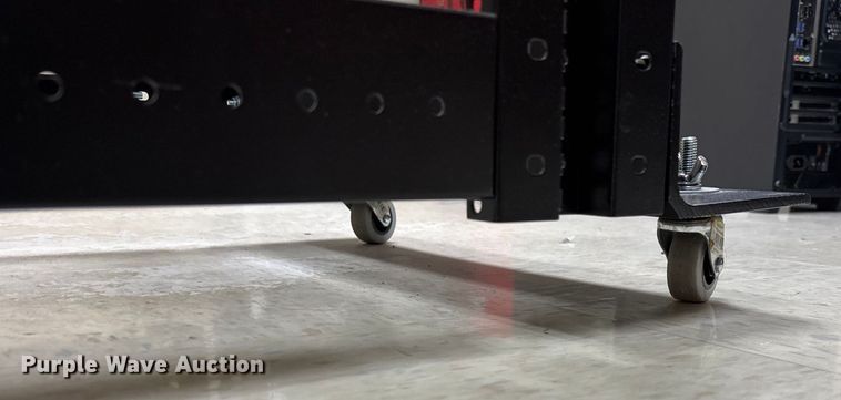 image for item EN5822 Server rack