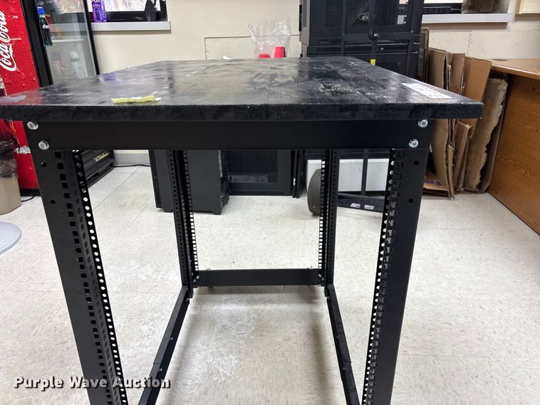 image for item EN5822 Server rack