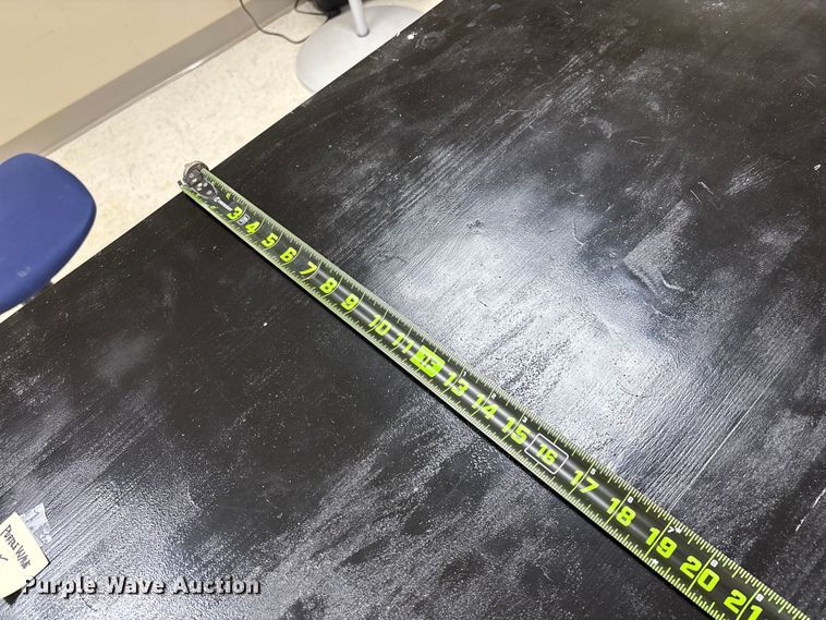 image for item EN5822 Server rack