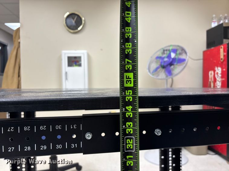 image for item EN5822 Server rack