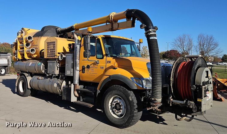 image for item EO4800 2003 International 7400 sewer rodder truck