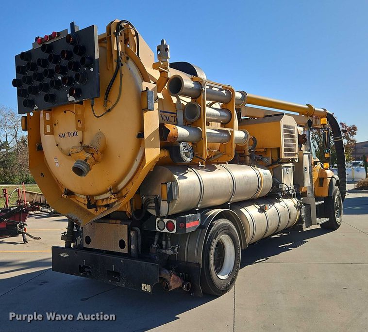 image for item EO4800 2003 International 7400 sewer rodder truck