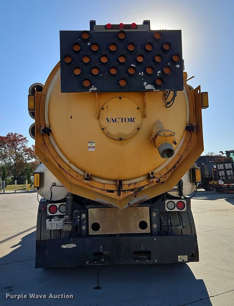 image for item EO4800 2003 International 7400 sewer rodder truck