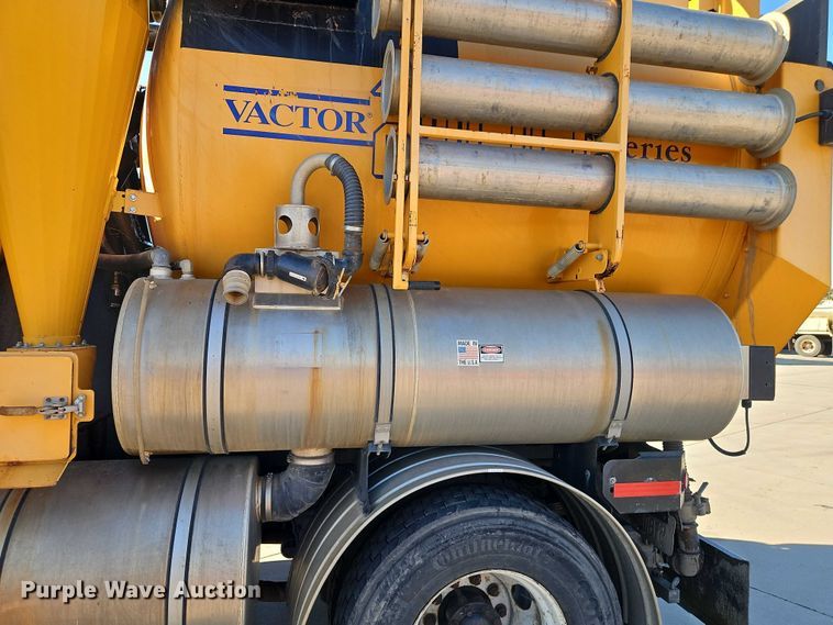 image for item EO4800 2003 International 7400 sewer rodder truck