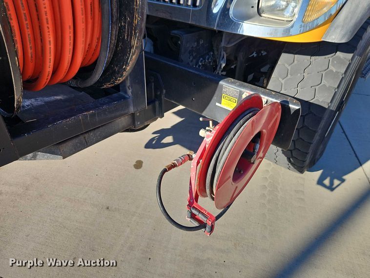 image for item EO4800 2003 International 7400 sewer rodder truck