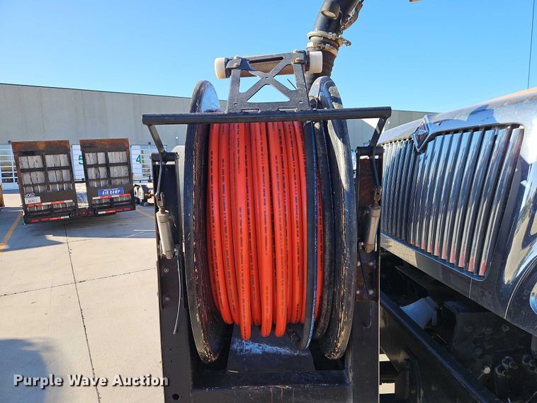 image for item EO4800 2003 International 7400 sewer rodder truck