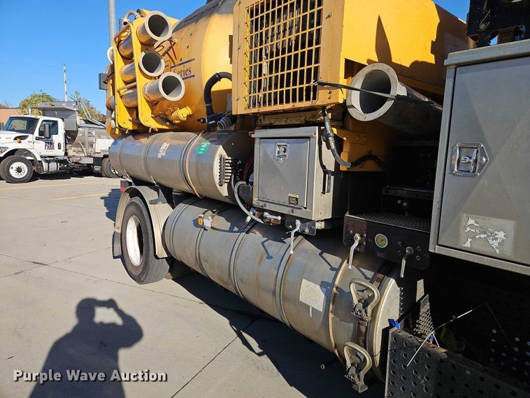 image for item EO4800 2003 International 7400 sewer rodder truck