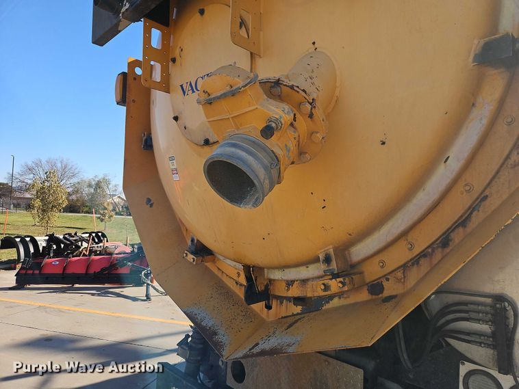 image for item EO4800 2003 International 7400 sewer rodder truck