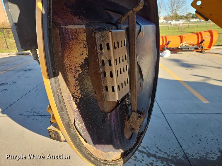 image for item EO4800 2003 International 7400 sewer rodder truck