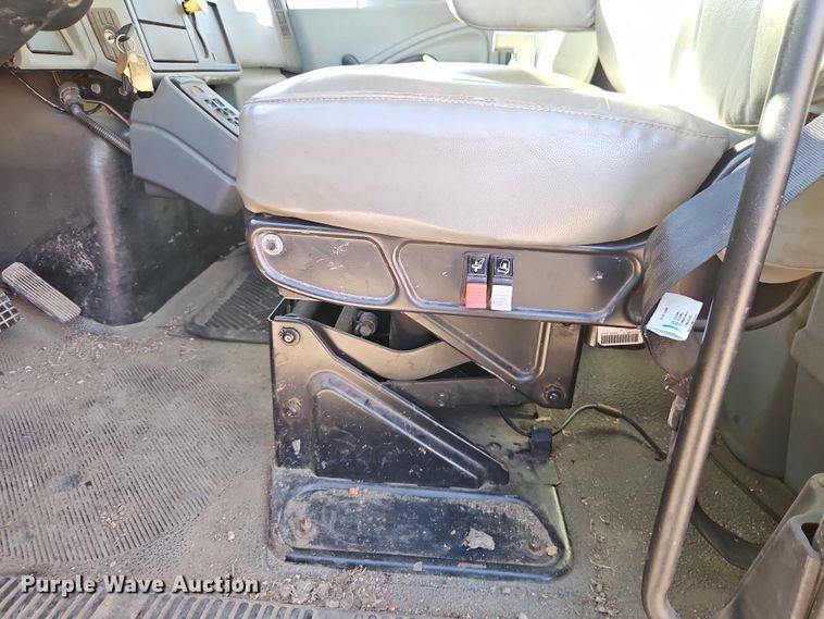 image for item EO4800 2003 International 7400 sewer rodder truck