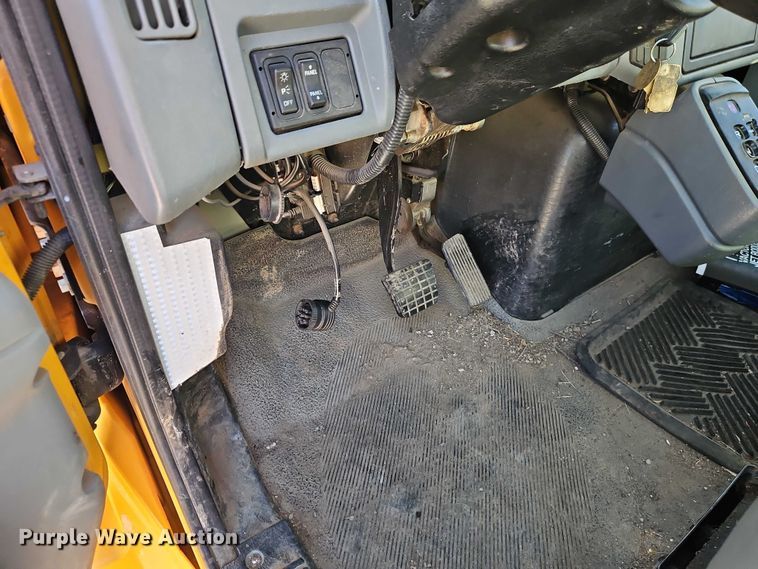 image for item EO4800 2003 International 7400 sewer rodder truck