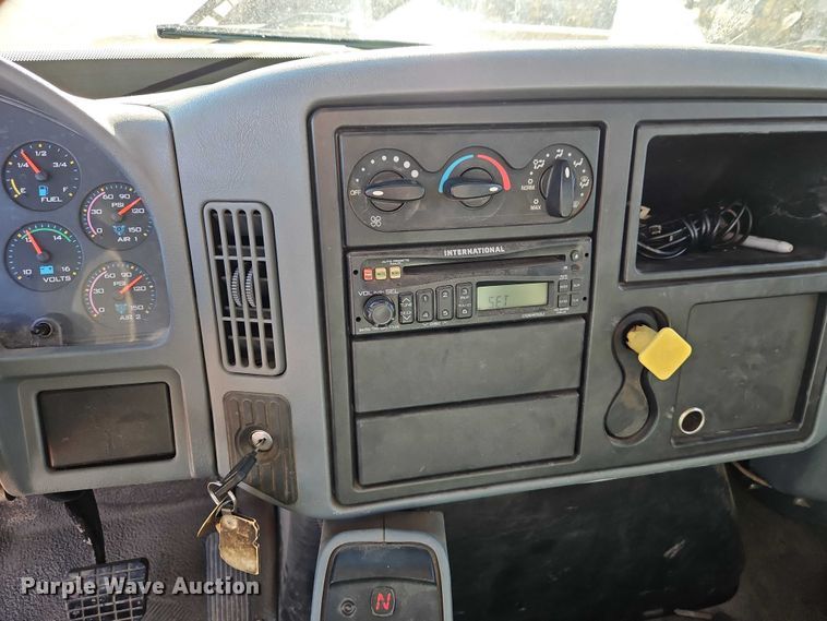 image for item EO4800 2003 International 7400 sewer rodder truck