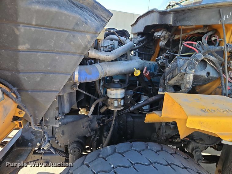 image for item EO4800 2003 International 7400 sewer rodder truck