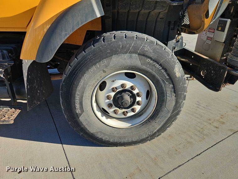 image for item EO4800 2003 International 7400 sewer rodder truck