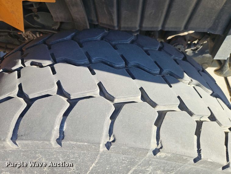 image for item EO4800 2003 International 7400 sewer rodder truck