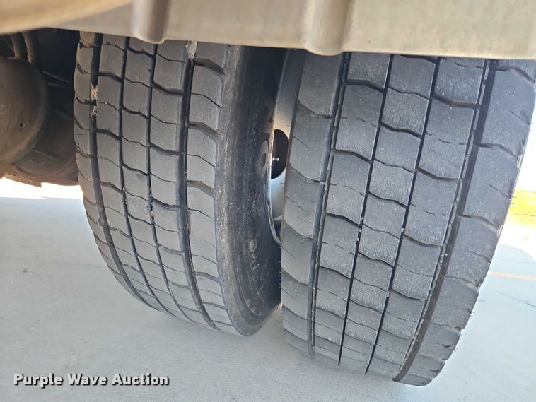 image for item EO4800 2003 International 7400 sewer rodder truck