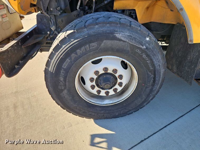 image for item EO4800 2003 International 7400 sewer rodder truck