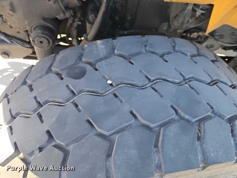 image for item EO4800 2003 International 7400 sewer rodder truck