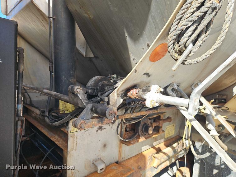 image for item EO4802 2007 International 7400 dump truck