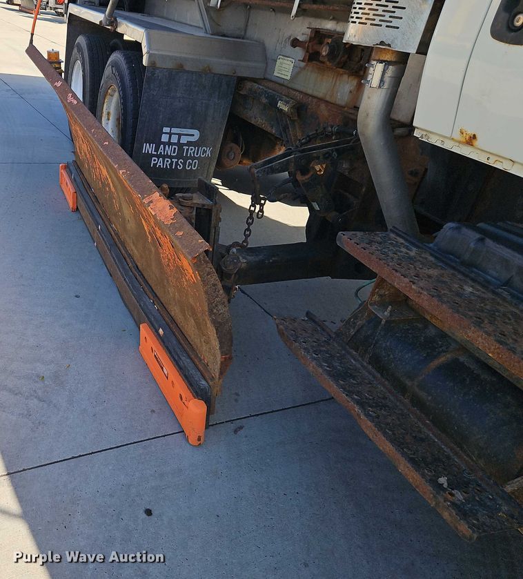 image for item EO4802 2007 International 7400 dump truck