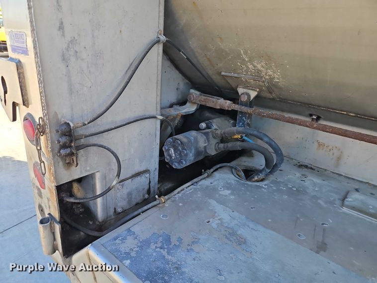 image for item EO4802 2007 International 7400 dump truck