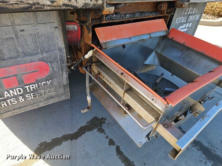 image for item EO4802 2007 International 7400 dump truck