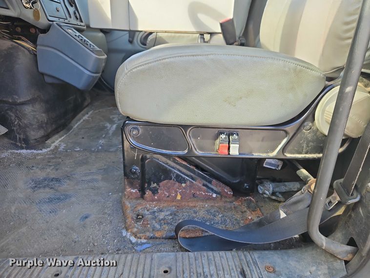 image for item EO4802 2007 International 7400 dump truck