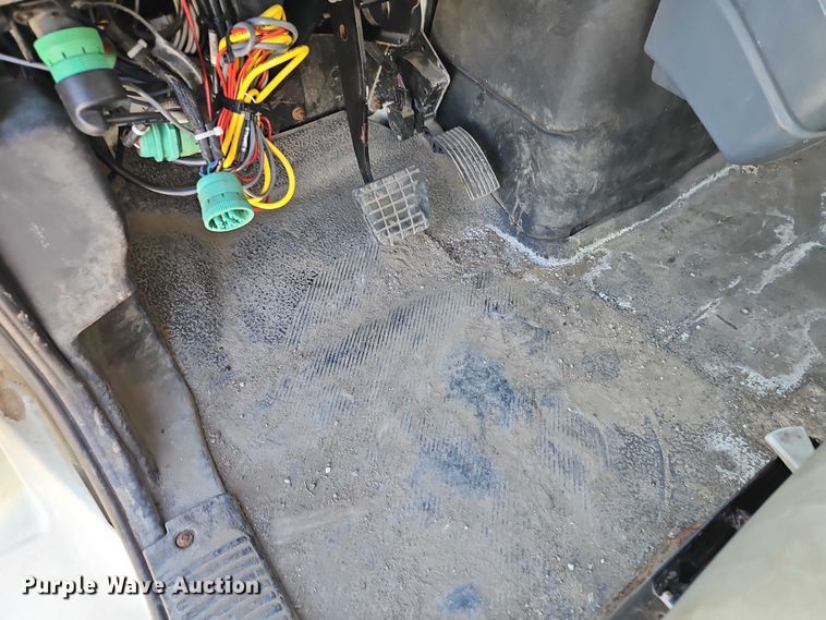 image for item EO4802 2007 International 7400 dump truck