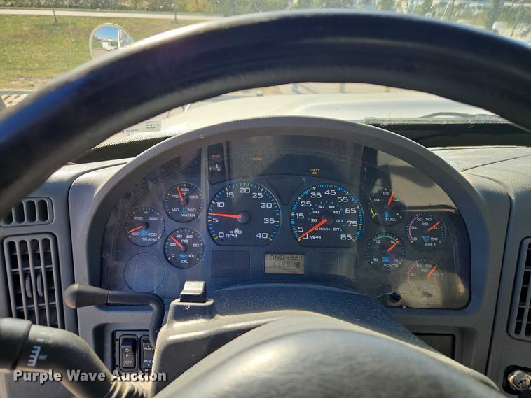 image for item EO4802 2007 International 7400 dump truck