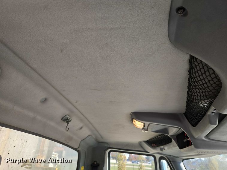 image for item EO4802 2007 International 7400 dump truck