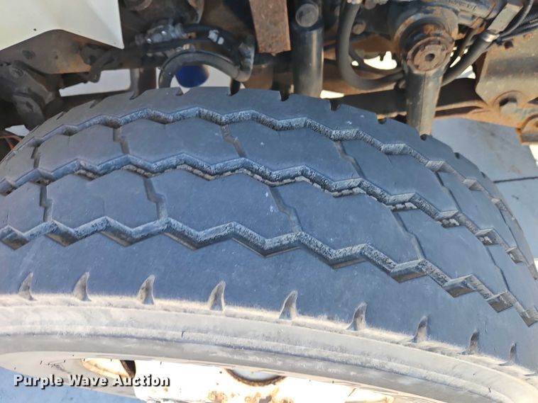 image for item EO4802 2007 International 7400 dump truck