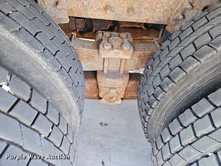 image for item EO4802 2007 International 7400 dump truck