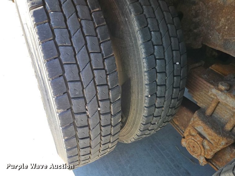 image for item EO4802 2007 International 7400 dump truck