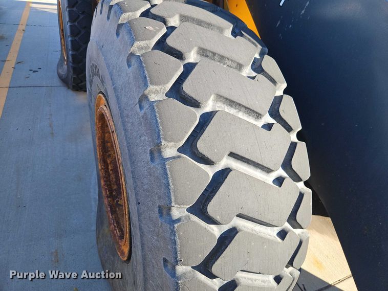 image for item EO4803 2014 John Deere 444K wheel loader