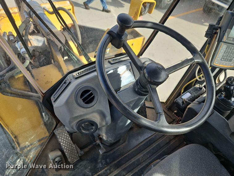 image for item EO4804 John Deere 444K wheel loader