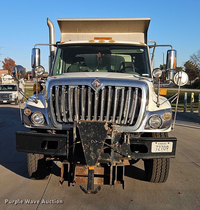 image for item EO4805 2009 International 7400 dump truck