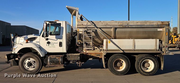 image for item EO4805 2009 International 7400 dump truck
