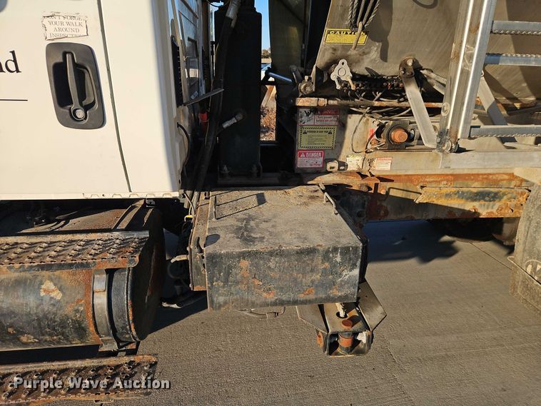 image for item EO4805 2009 International 7400 dump truck