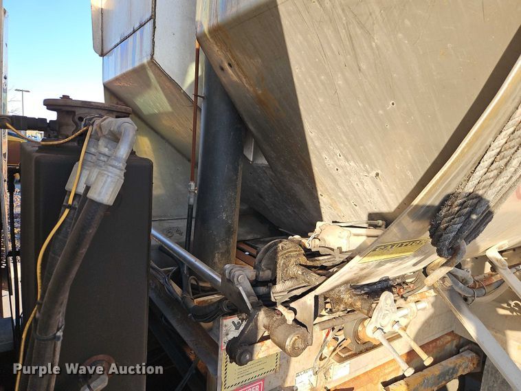 image for item EO4805 2009 International 7400 dump truck