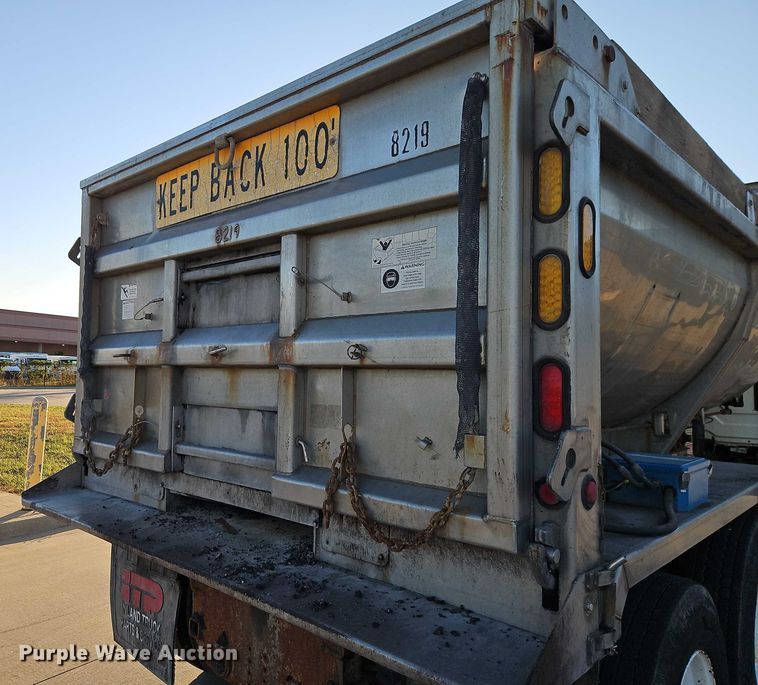 image for item EO4805 2009 International 7400 dump truck