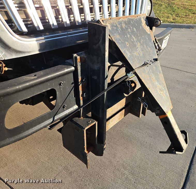 image for item EO4805 2009 International 7400 dump truck