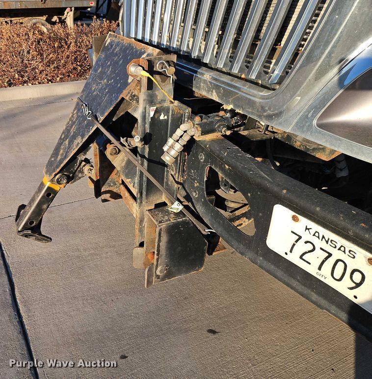 image for item EO4805 2009 International 7400 dump truck