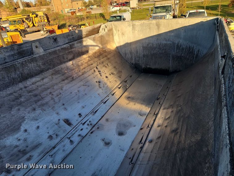 image for item EO4805 2009 International 7400 dump truck