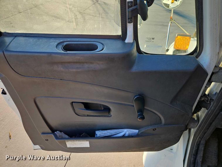 image for item EO4805 2009 International 7400 dump truck