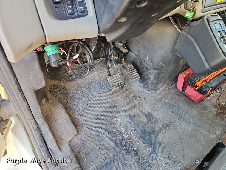 image for item EO4805 2009 International 7400 dump truck