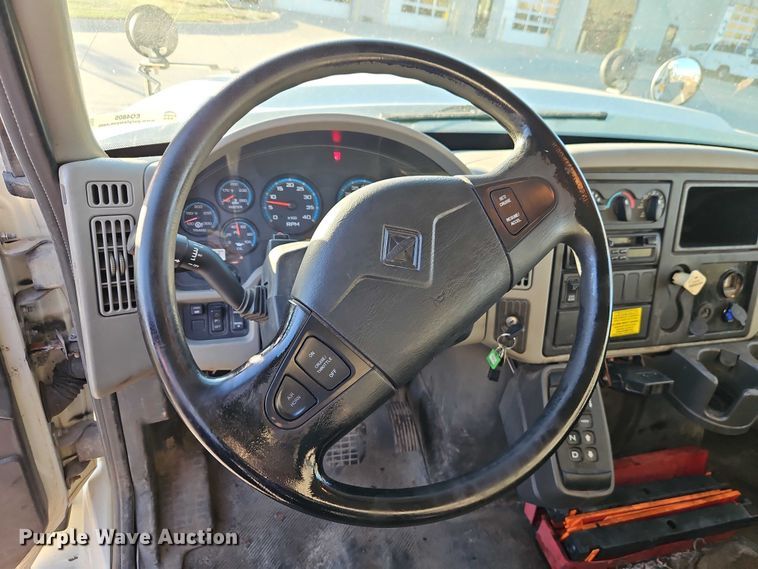 image for item EO4805 2009 International 7400 dump truck