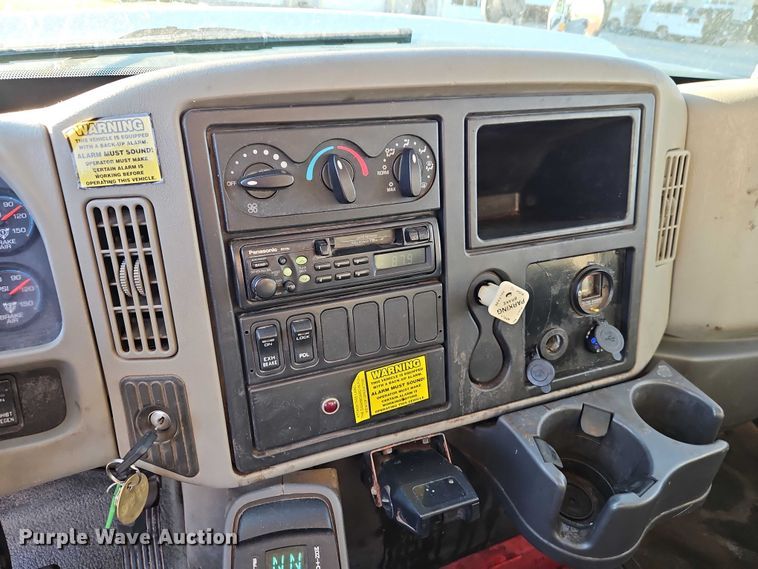 image for item EO4805 2009 International 7400 dump truck