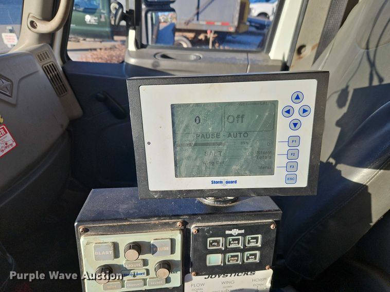 image for item EO4805 2009 International 7400 dump truck