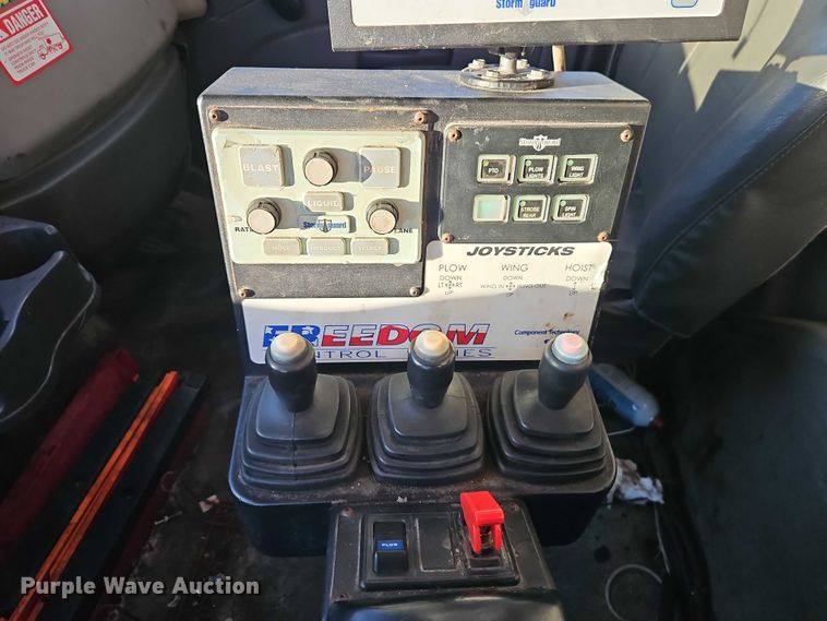 image for item EO4805 2009 International 7400 dump truck